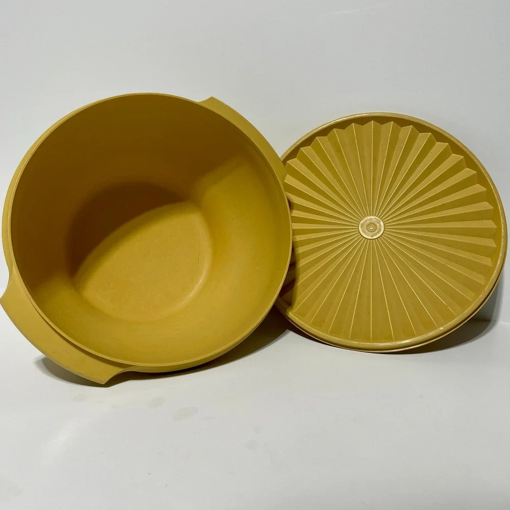 Vintage Tupperware Servalier Bowl Harvest Gold Yellow Sunburst Lid 881-7‎ Large
